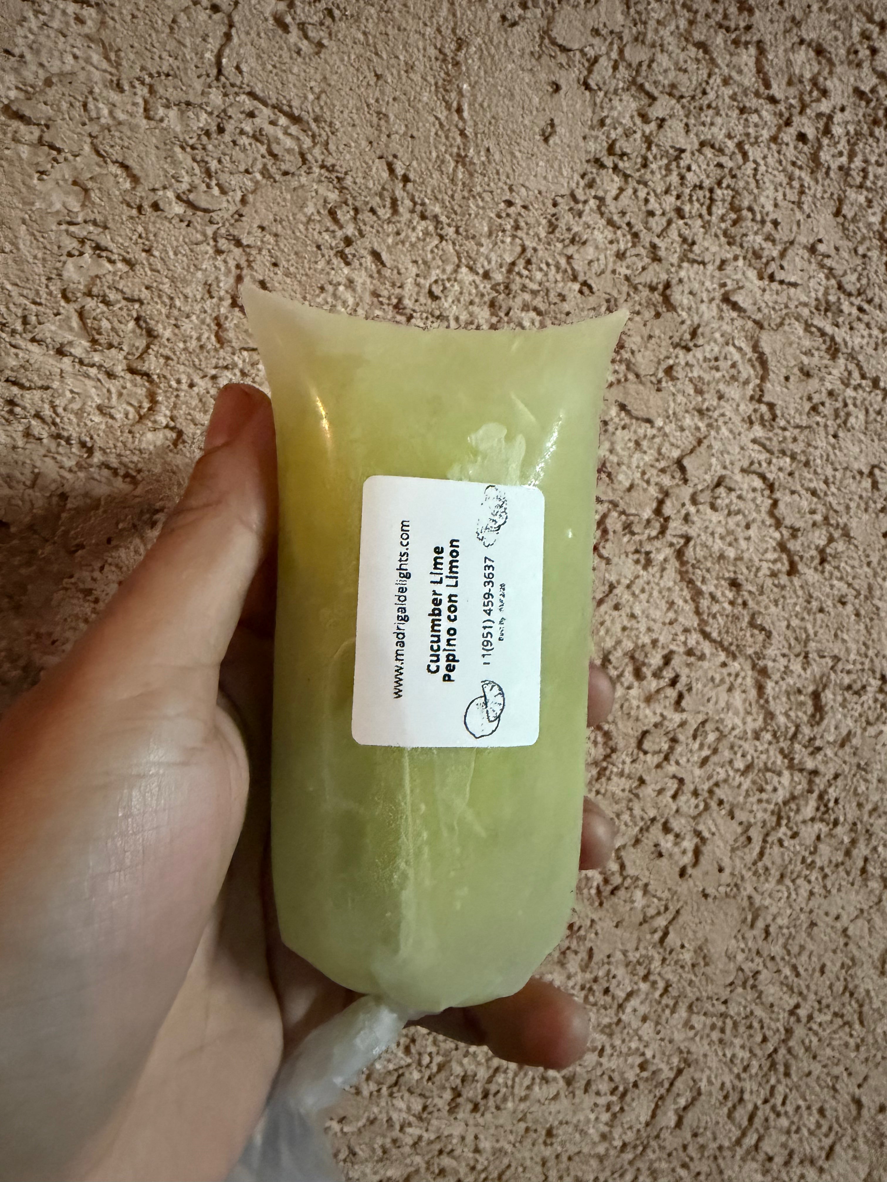 Polos helados de pepino y lima